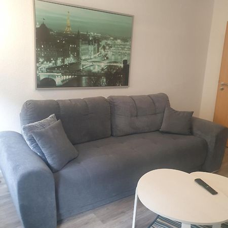 Kleine, Ruhige Wohnung In גלזנקירכן מראה חיצוני תמונה