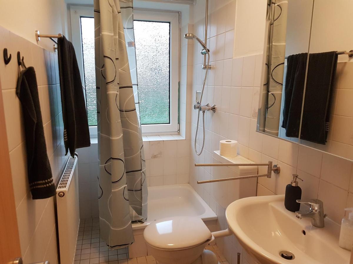 Kleine, Ruhige Wohnung In גלזנקירכן מראה חיצוני תמונה